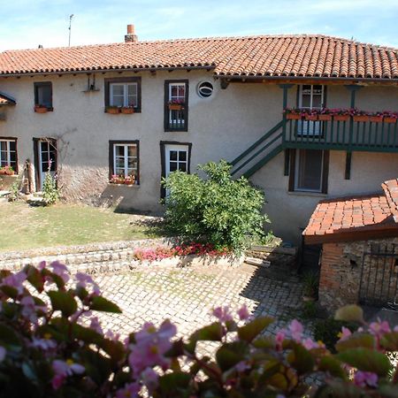 Chez Jacotte Et Elia Bed and Breakfast Saint-Galmier Exteriör bild