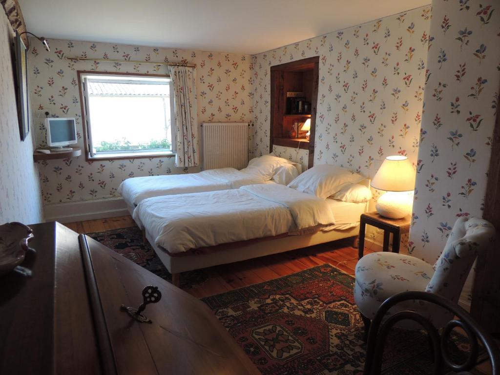 Chez Jacotte Et Elia Bed and Breakfast Saint-Galmier Exteriör bild