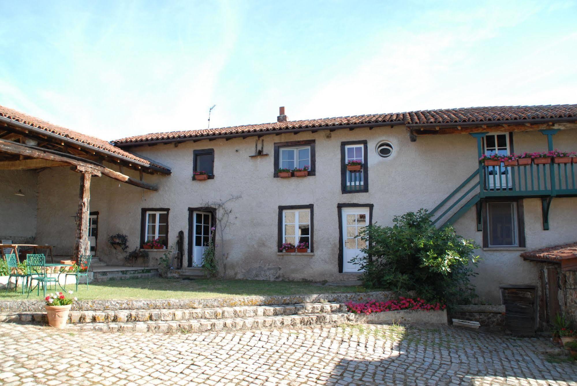 Chez Jacotte Et Elia Bed and Breakfast Saint-Galmier Exteriör bild
