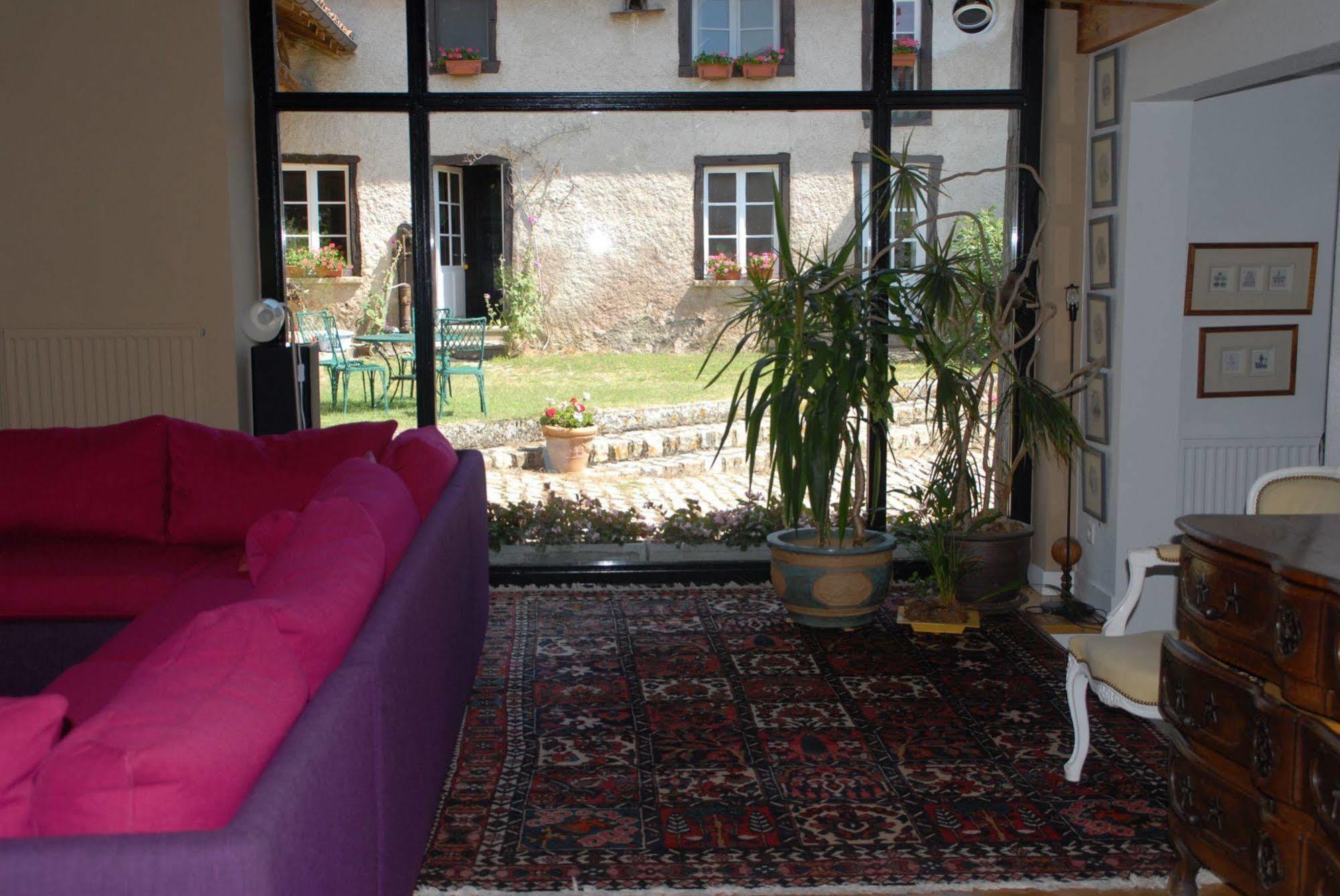 Chez Jacotte Et Elia Bed and Breakfast Saint-Galmier Exteriör bild